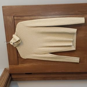 Never worn gold gold metallic women's turtleneck sweater is next sweater Lauren